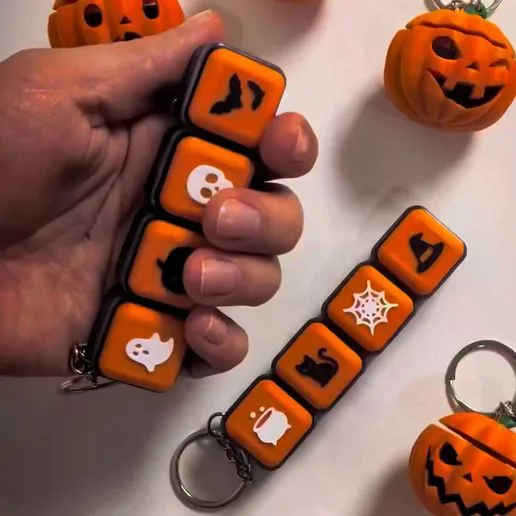 Halloween LED Clicker, LED Keychain, Halloween, Pumpkin Clicker, LED Keychain Fidget Clicker, Anti-Stress Keychain Clicker € 3.13