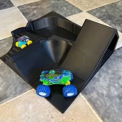 Monster Truck Jump Park 1:64 – Big Jump, Tunnel and Backflip Ramps € 4.48