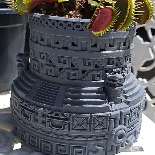 Self Watering Vase Mayan Design€ 11.44